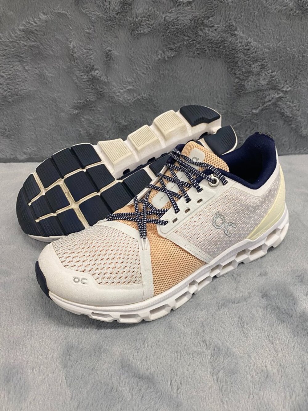 On Running Shoes Womens Size 7 Cloud Stratus Gym Exercise Walking Sneakers